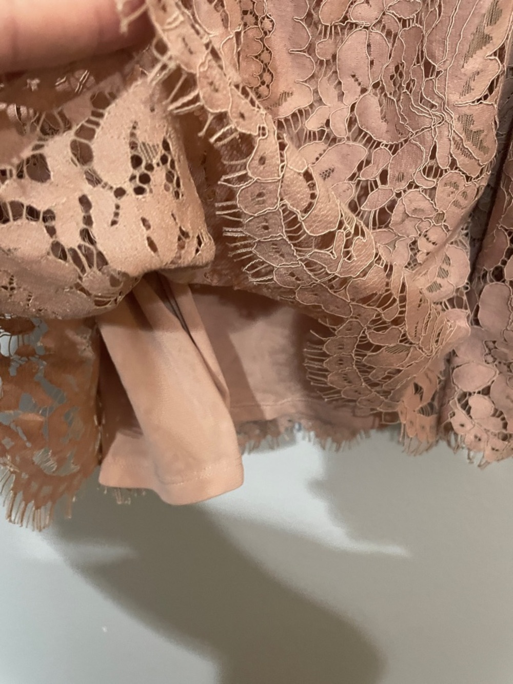 Women’s White House Black Market Lace Overlay Spaghetti Strap Top Blush Pink NWT - Picture 7 of 7